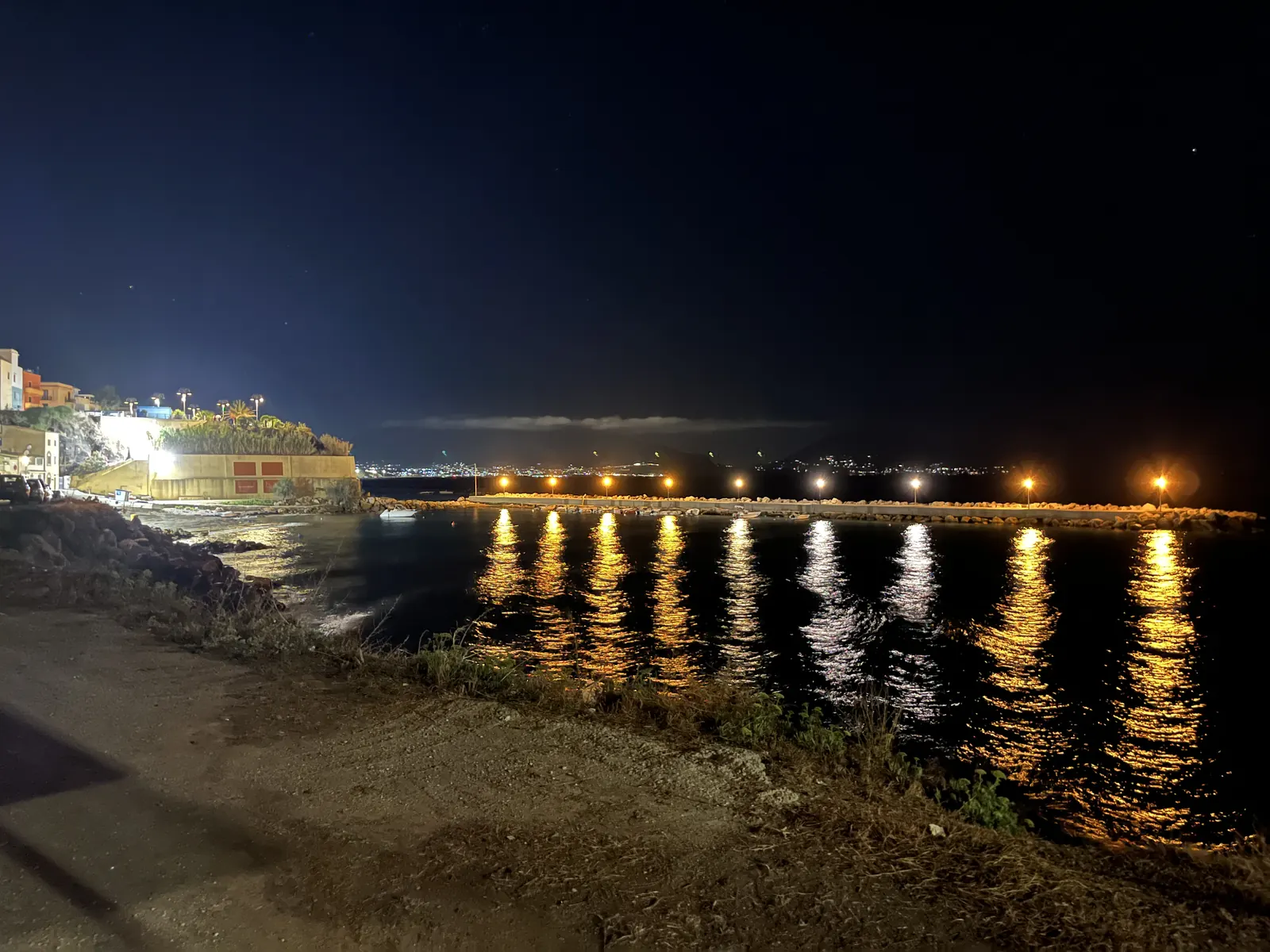 Hafen bei Nacht